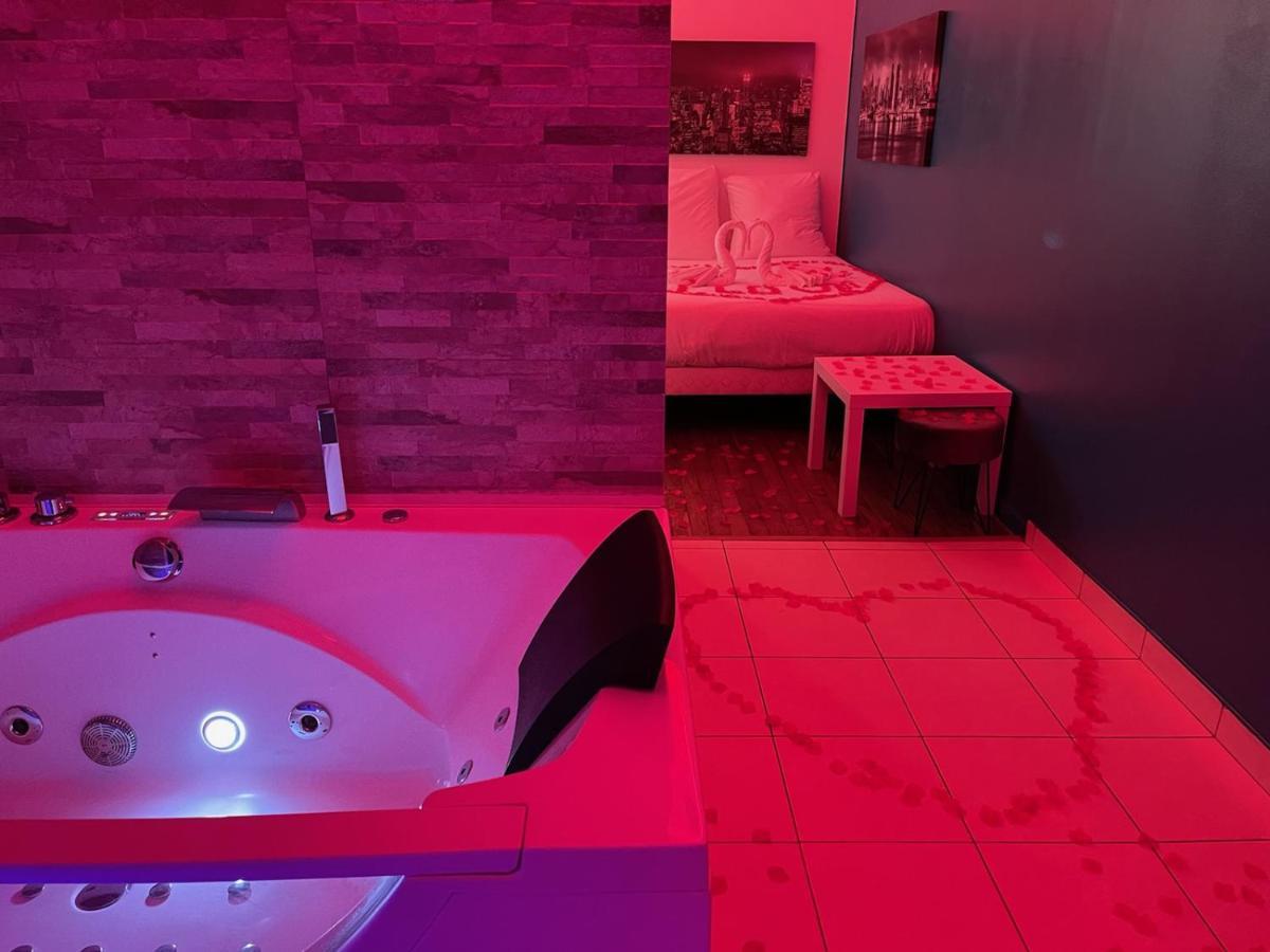 Spa Enzo Appartement Avec Jacuzzi Privatif Lyon Exterior foto