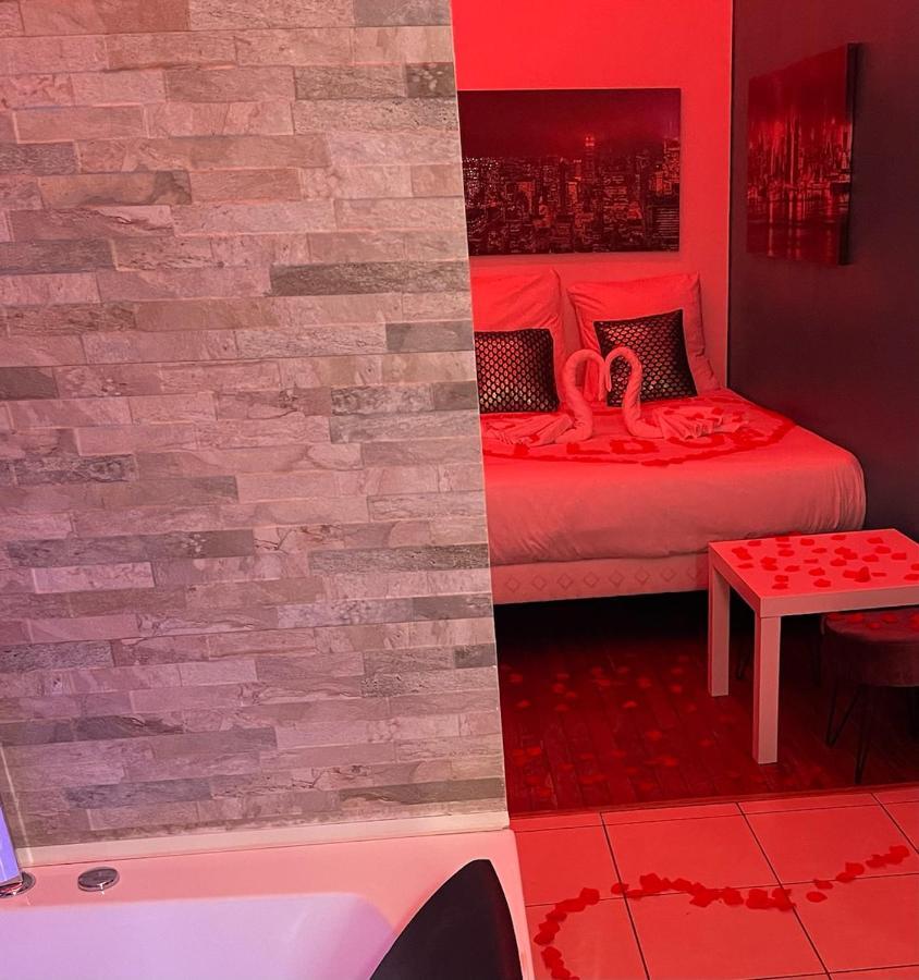 Spa Enzo Appartement Avec Jacuzzi Privatif Lyon Exterior foto